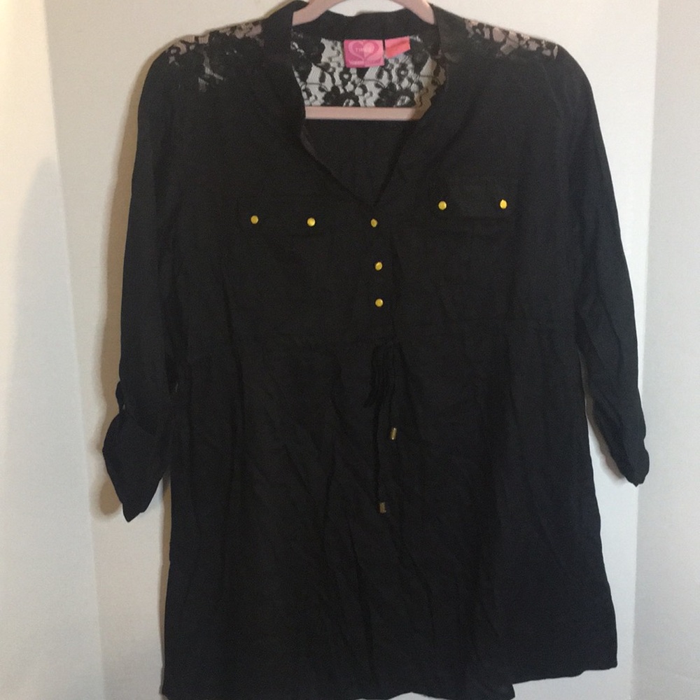 TIMES MATERNITY TOP TIE WAIST WITH LACE SHOULDERS AND BUTTONS ON FRONT SIZE M